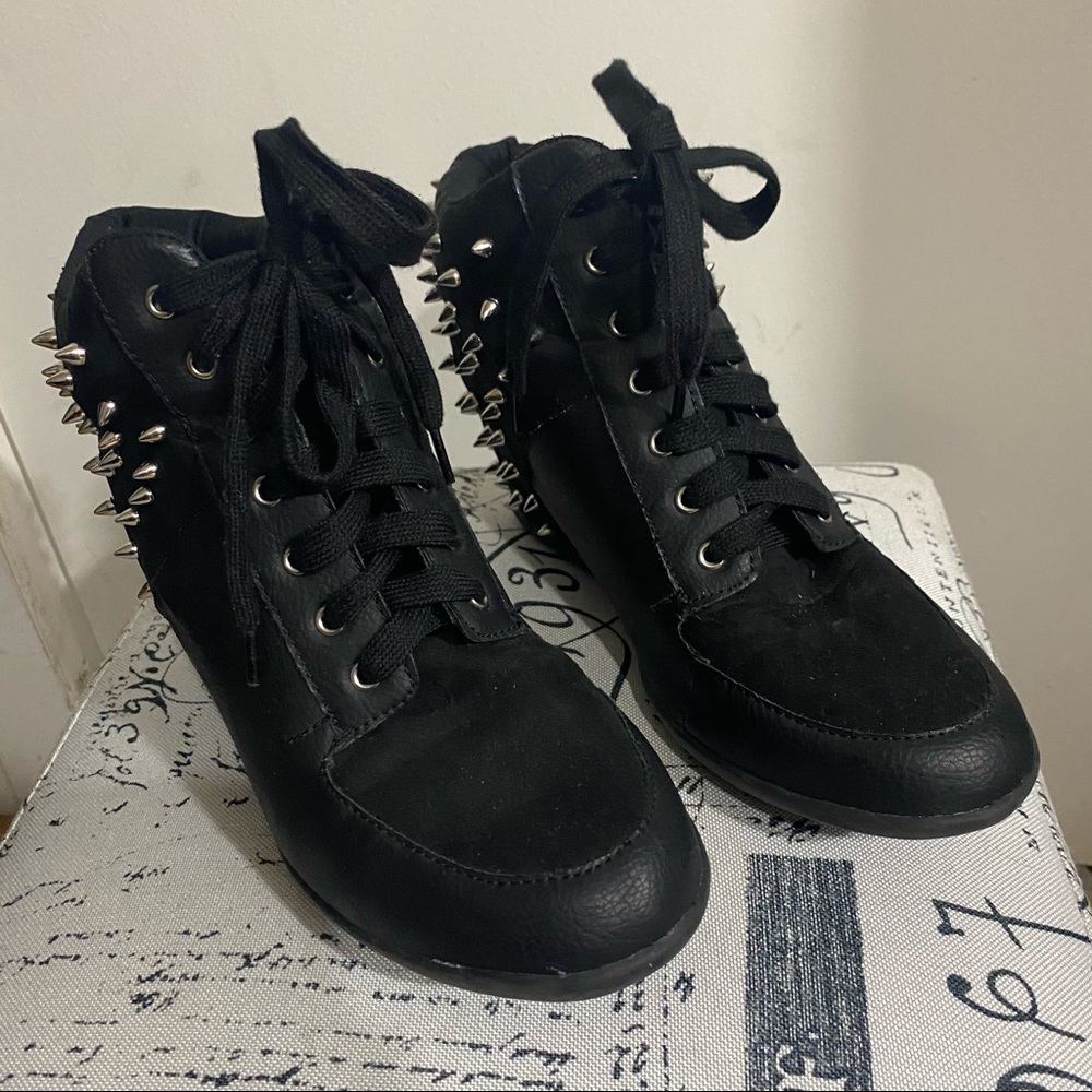 Spike studded platform sneakers